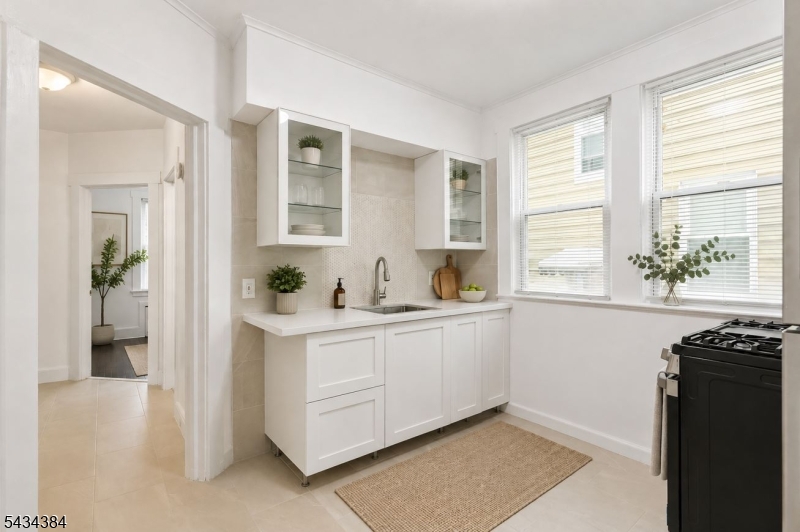 225 Ward Pl Property Photo 6