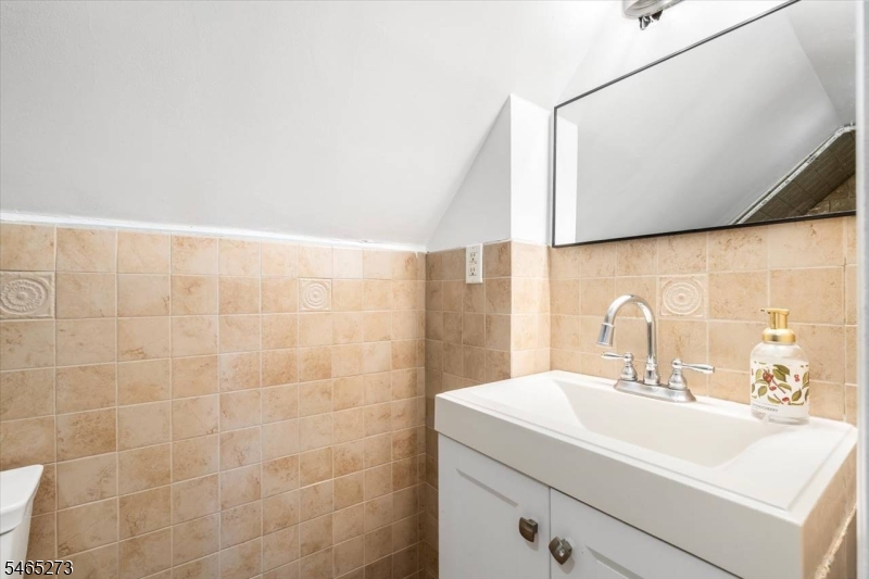 54 Hancox Ave Property Photo 16