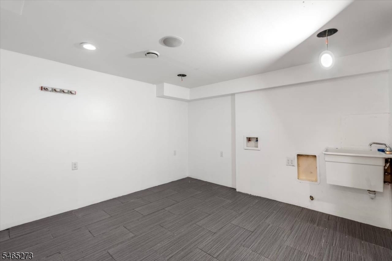 54 Hancox Ave Property Photo 22