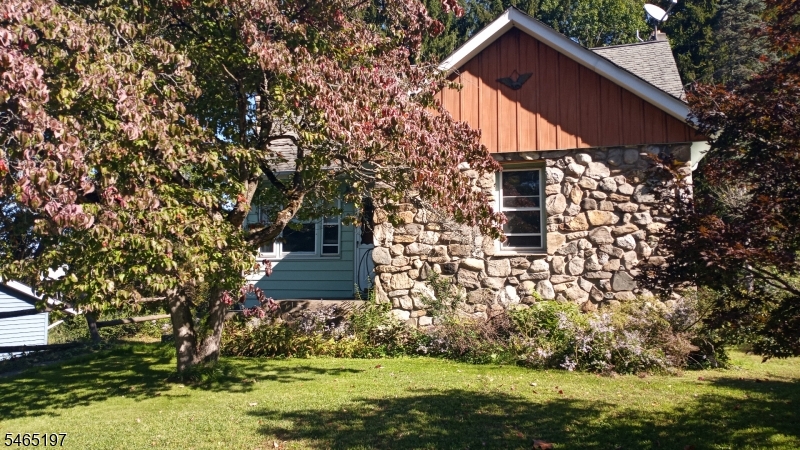 9 Richards St Property Photo 1