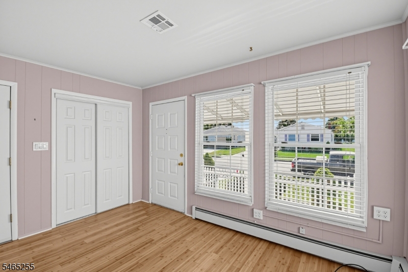 13 Venezia St Property Photo 10