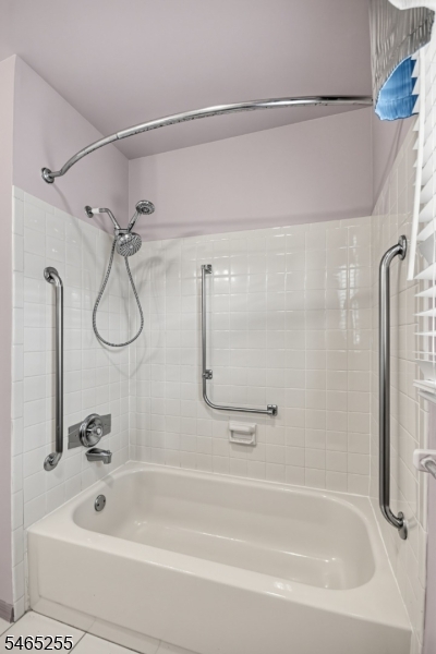 13 Venezia St Property Photo 17