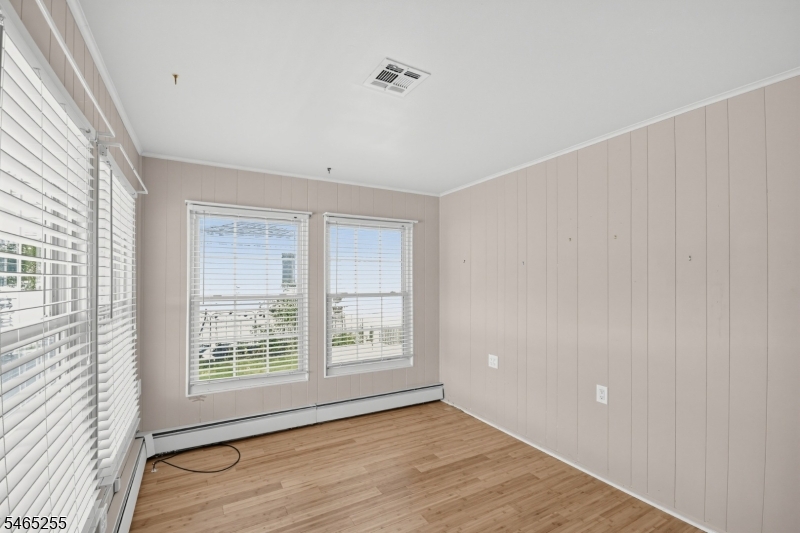13 Venezia St Property Photo 19
