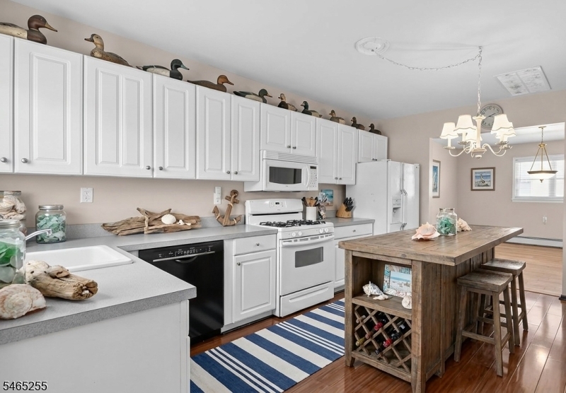 13 Venezia St Property Photo 25