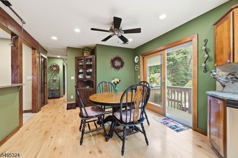 63 Manito Ave Property Photo 11
