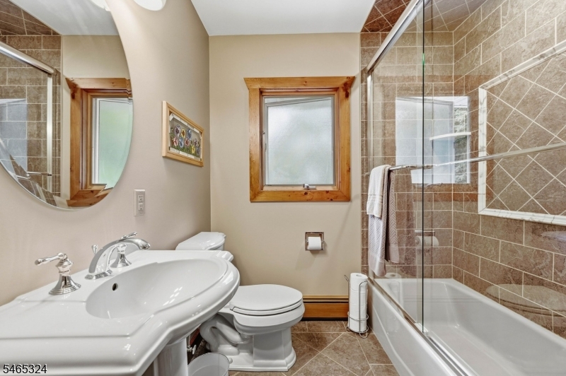 63 Manito Ave Property Photo 12