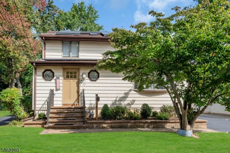 23 Evergreen Ave Property Photo 1