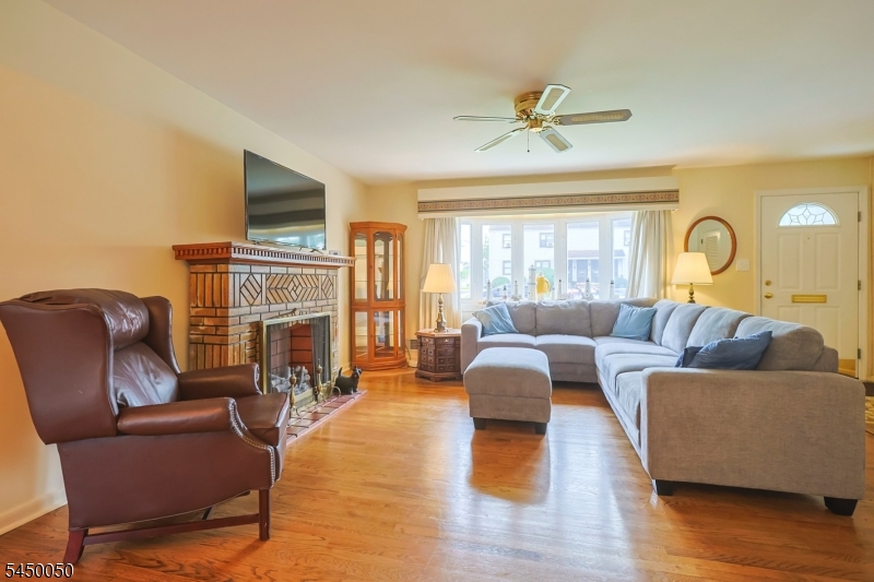 286 Pershing Rd Property Photo 3