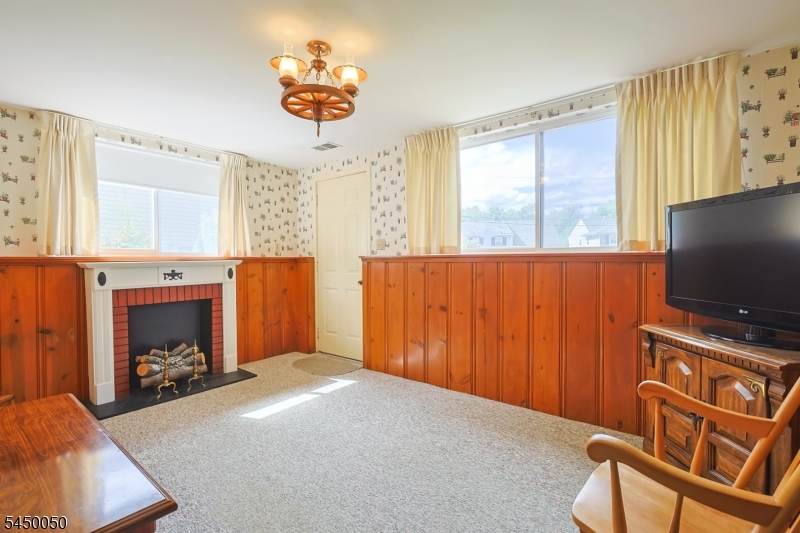286 Pershing Rd Property Photo 14