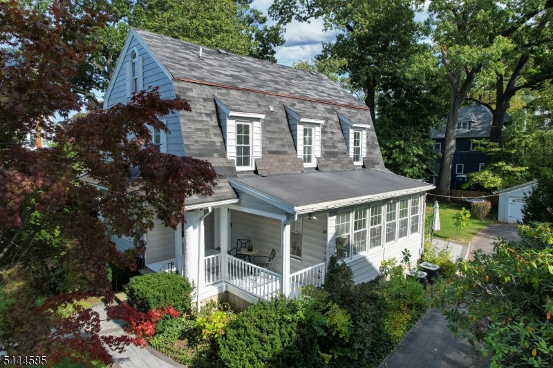 8 Franklin Pl Property Photo 2