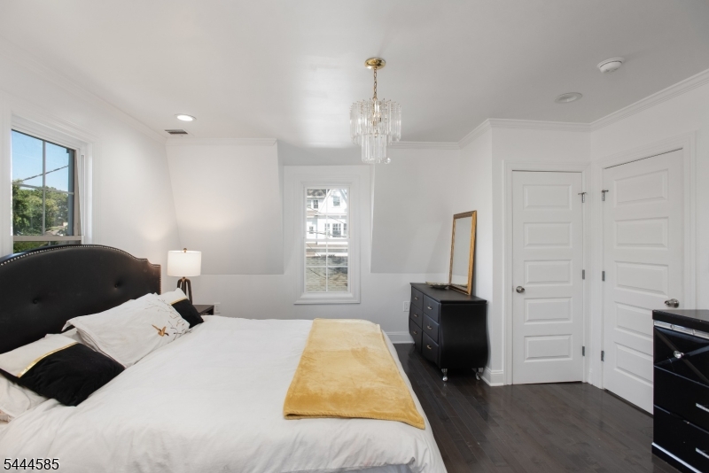 8 Franklin Pl Property Photo 15