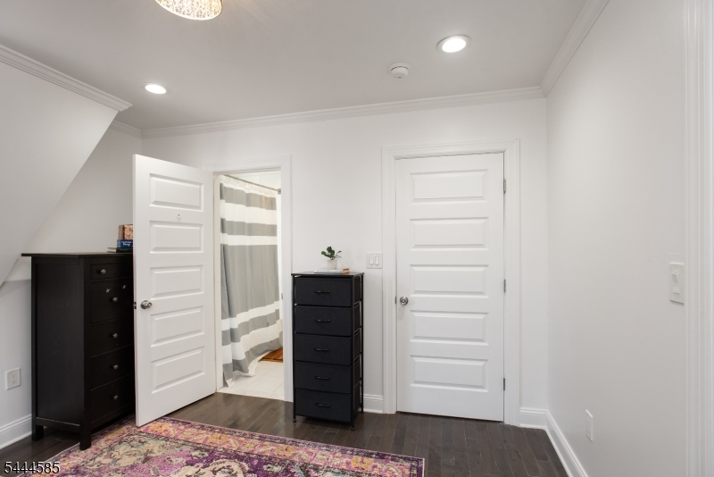 8 Franklin Pl Property Photo 19