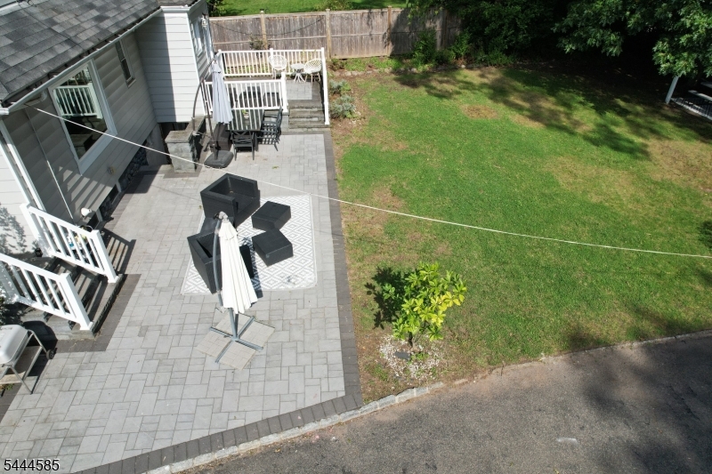 8 Franklin Pl Property Photo 33