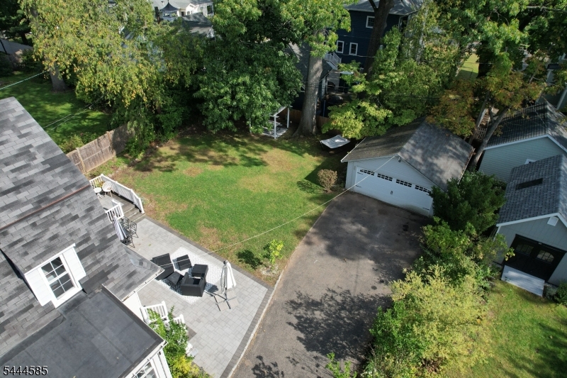 8 Franklin Pl Property Photo 36