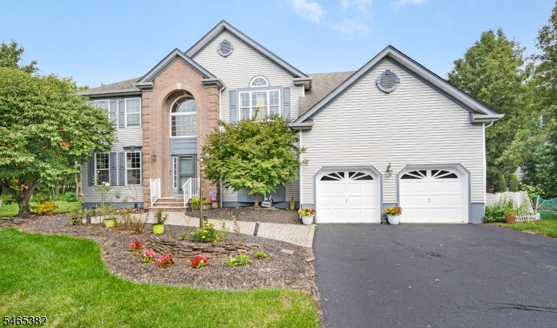 74 Macfarlane Cir Property Photo 1