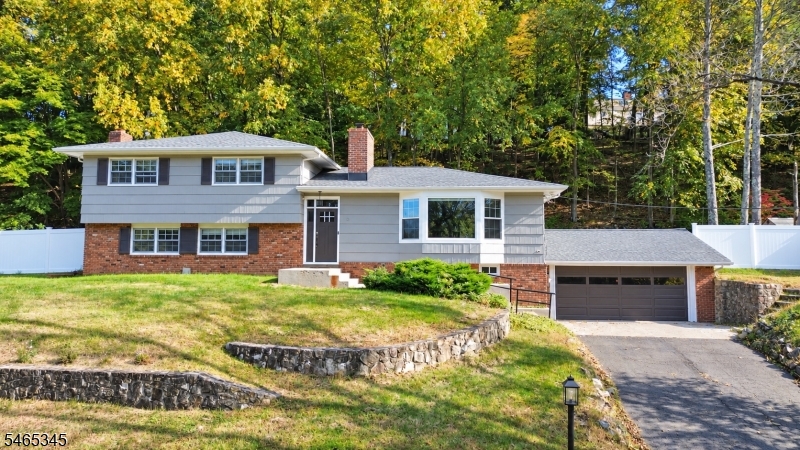 22 Mountainside Dr Property Photo 2