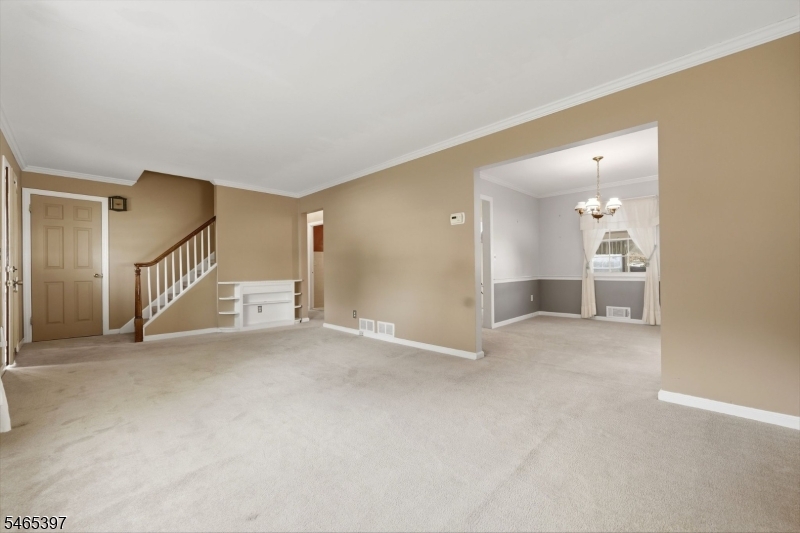 116 Grove Ave Property Photo 3