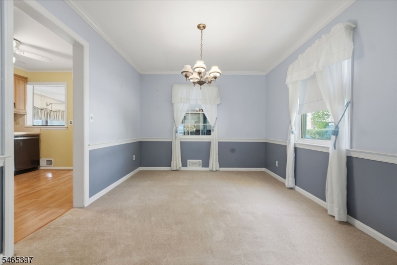 116 Grove Ave Property Photo 8