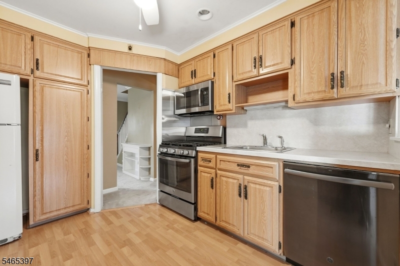 116 Grove Ave Property Photo 12