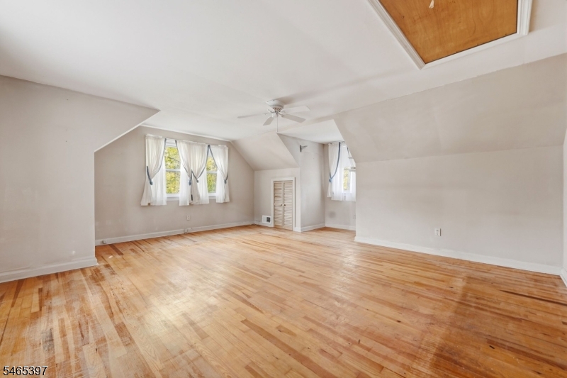 116 Grove Ave Property Photo 23
