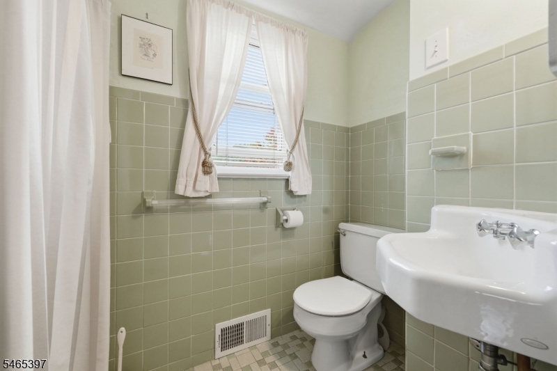 116 Grove Ave Property Photo 30
