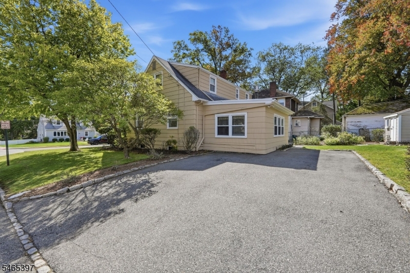 116 Grove Ave Property Photo 35