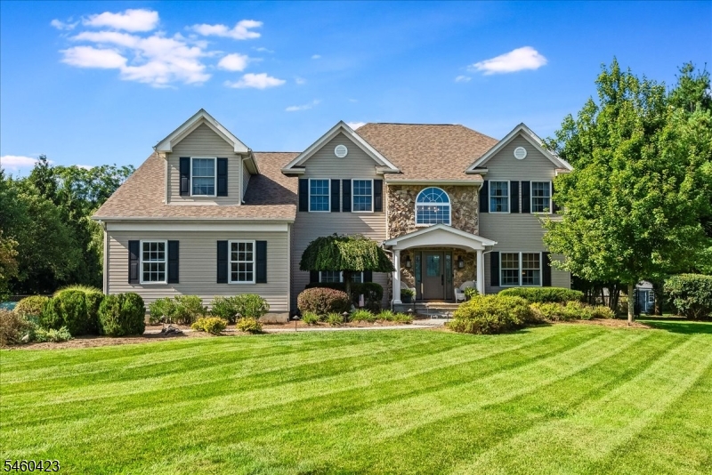 8 Saddle Ridge Rd Property Photo 1