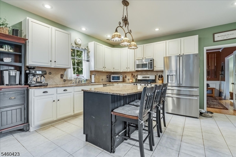 8 Saddle Ridge Rd Property Photo 3