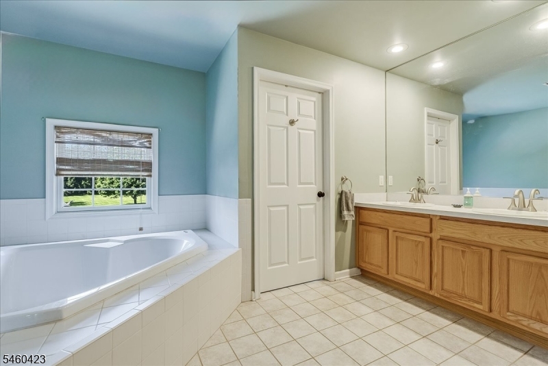 8 Saddle Ridge Rd Property Photo 23