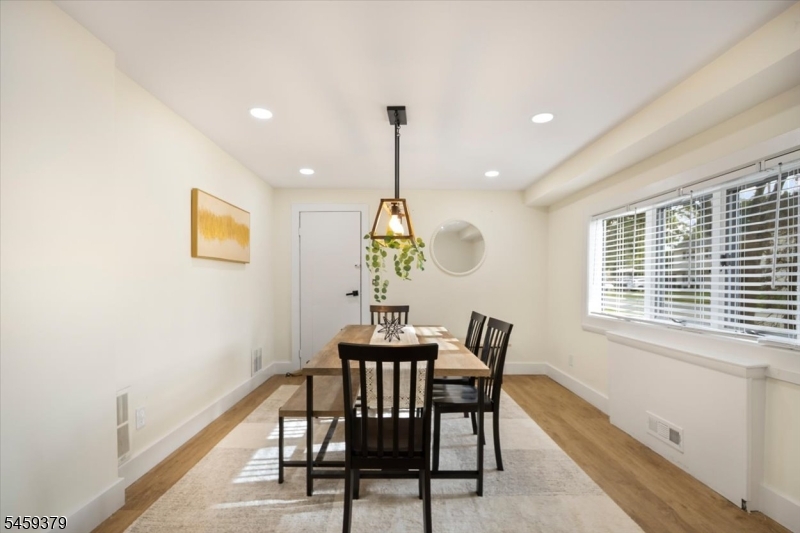 53 Sylvan Ter Property Photo 4