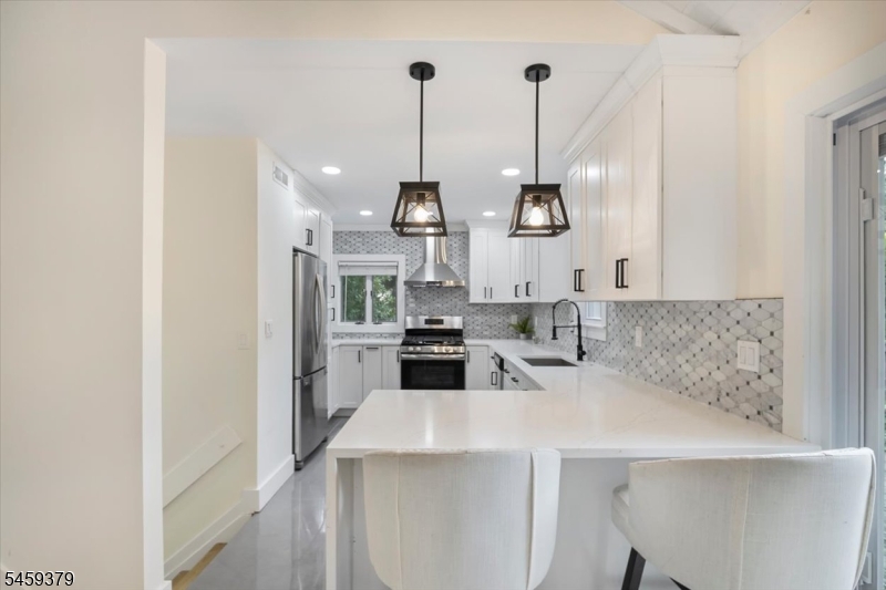 53 Sylvan Ter Property Photo 10