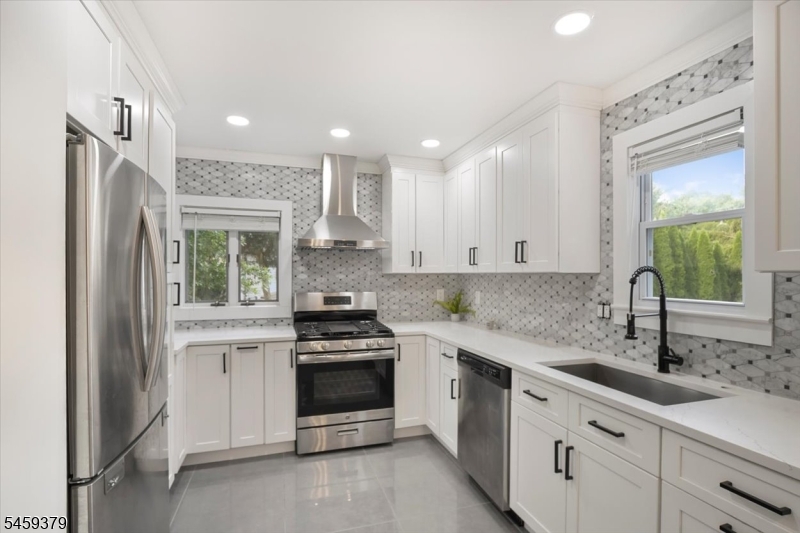 53 Sylvan Ter Property Photo 11