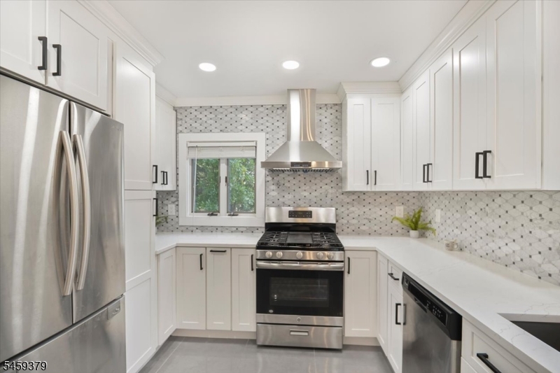 53 Sylvan Ter Property Photo 14