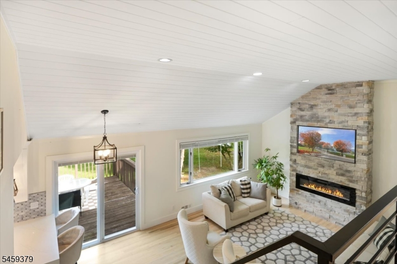 53 Sylvan Ter Property Photo 15