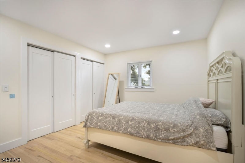 53 Sylvan Ter Property Photo 19