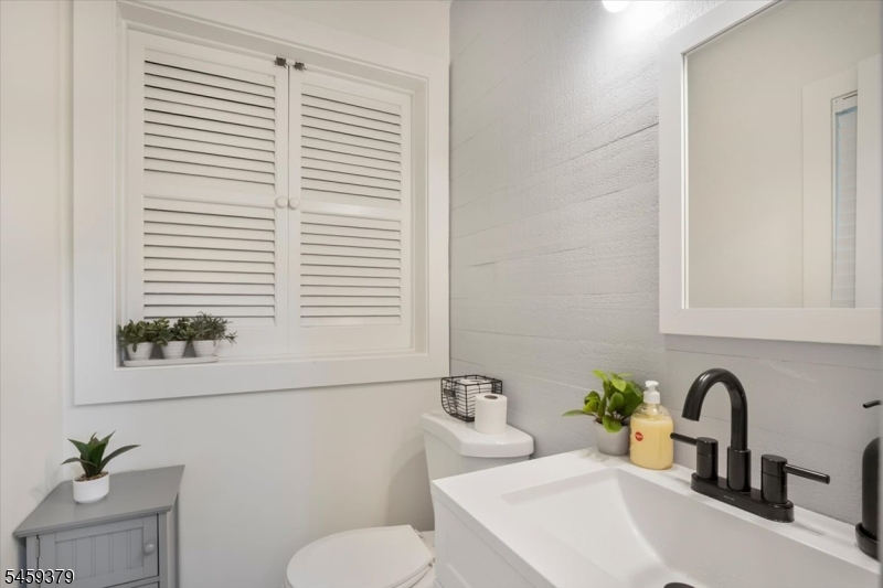 53 Sylvan Ter Property Photo 22