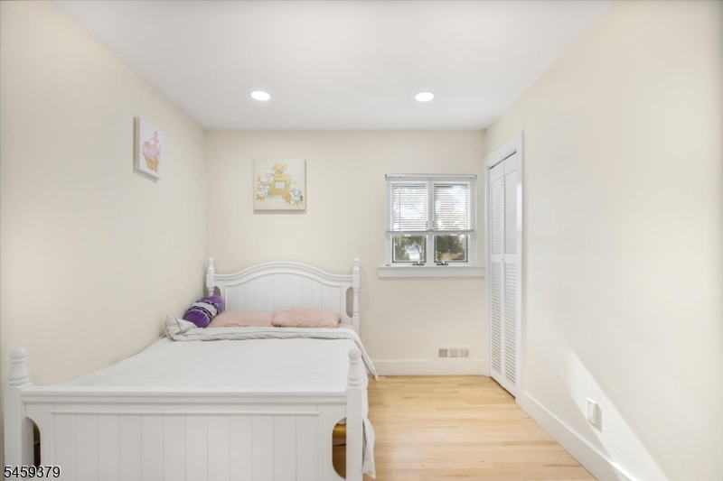 53 Sylvan Ter Property Photo 24
