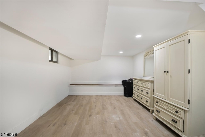 53 Sylvan Ter Property Photo 27