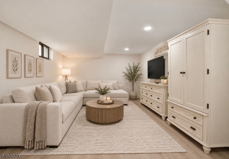 53 Sylvan Ter Property Photo 28