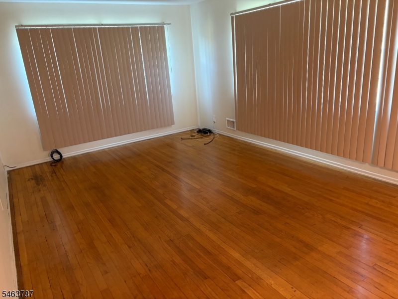 6 Columbia Dr 1a Property Photo 2