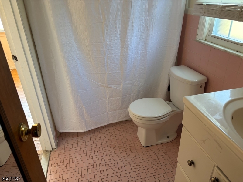 6 Columbia Dr 1a Property Photo 6