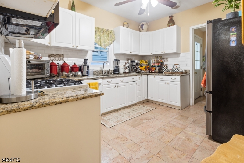 22 Ashwood Ter Property Photo 7