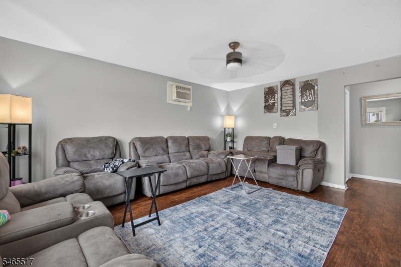 1611 86th St Property Photo 3
