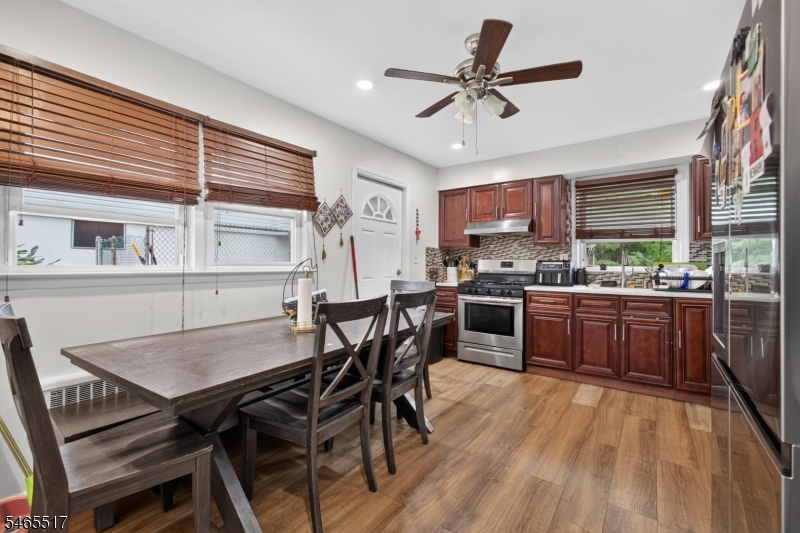 1611 86th St Property Photo 5