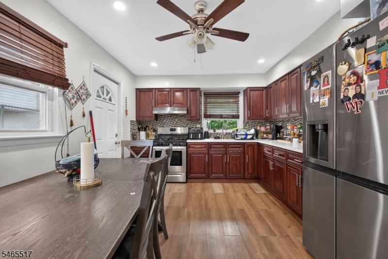 1611 86th St Property Photo 6