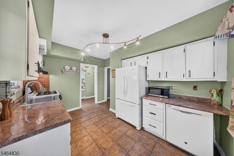 58 Somerset St Property Photo 9