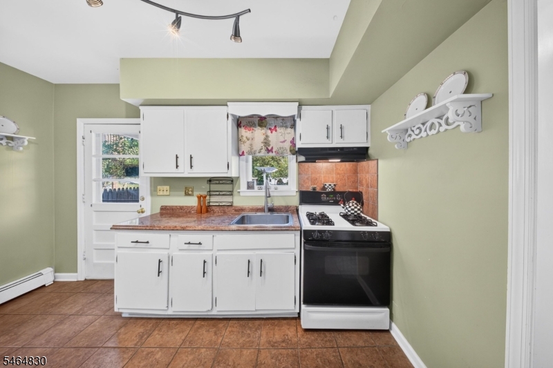 58 Somerset St Property Photo 10
