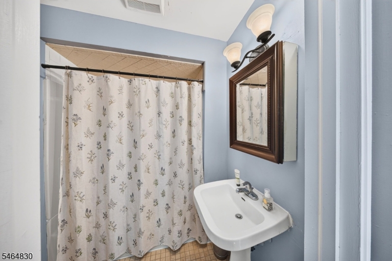 58 Somerset St Property Photo 27