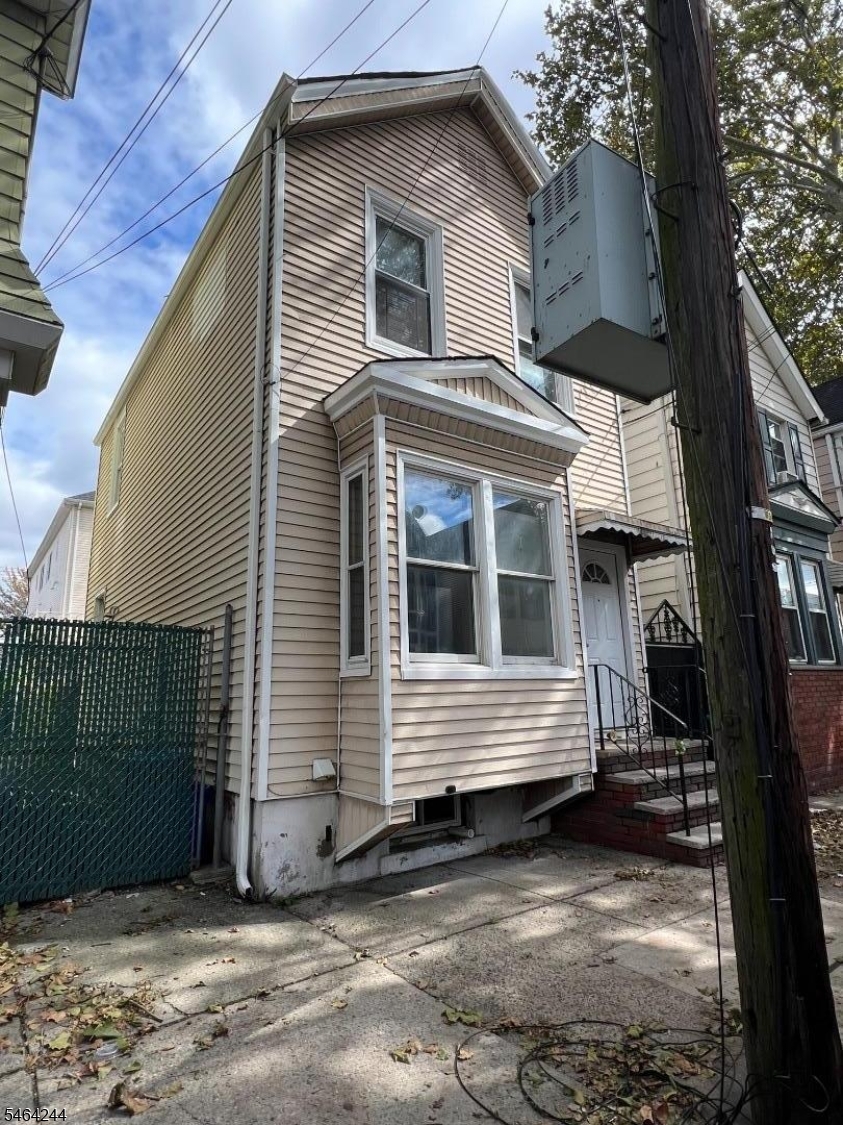 14 Lentz Ave Property Photo 1