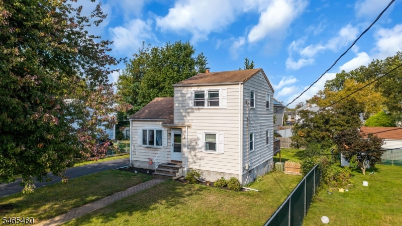 8 Somers Pl Property Photo 1